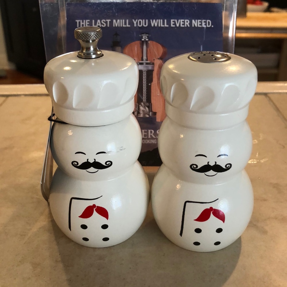 Fletchers Mill French Chef salt shaker/pepper mill